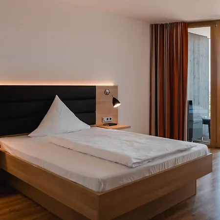 Engener Hoehe 酒店