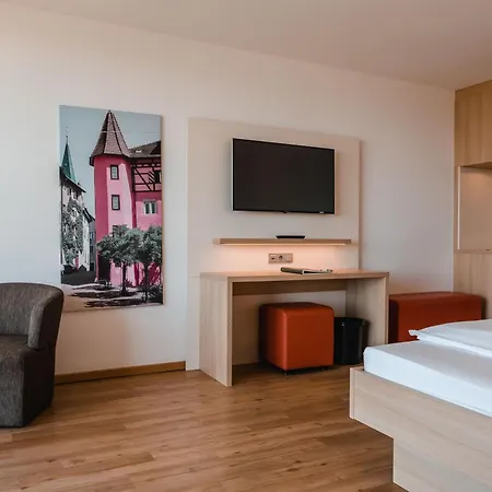 Engener Hoehe 4* אנגן